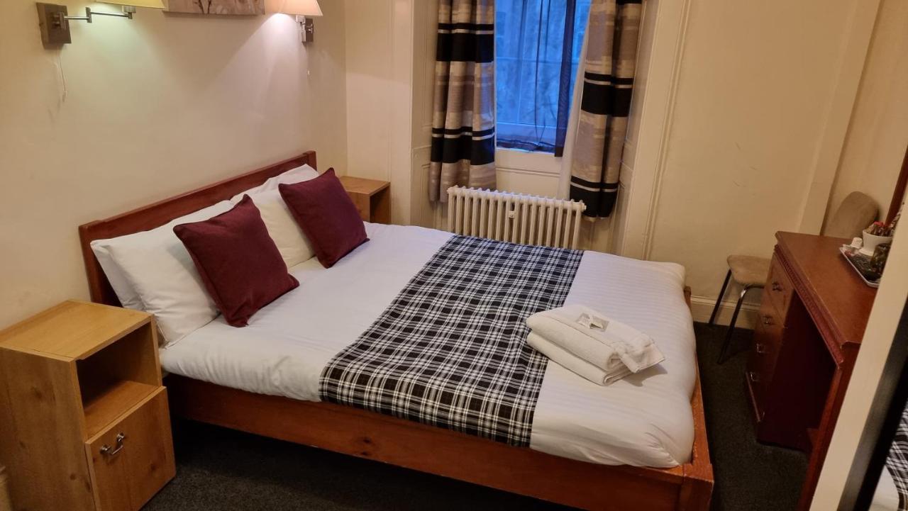 Hampton Court Glasgow